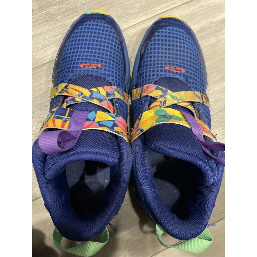 Boy's Nike LeBron Witness Multicolor Size 2.5Y Sneaker